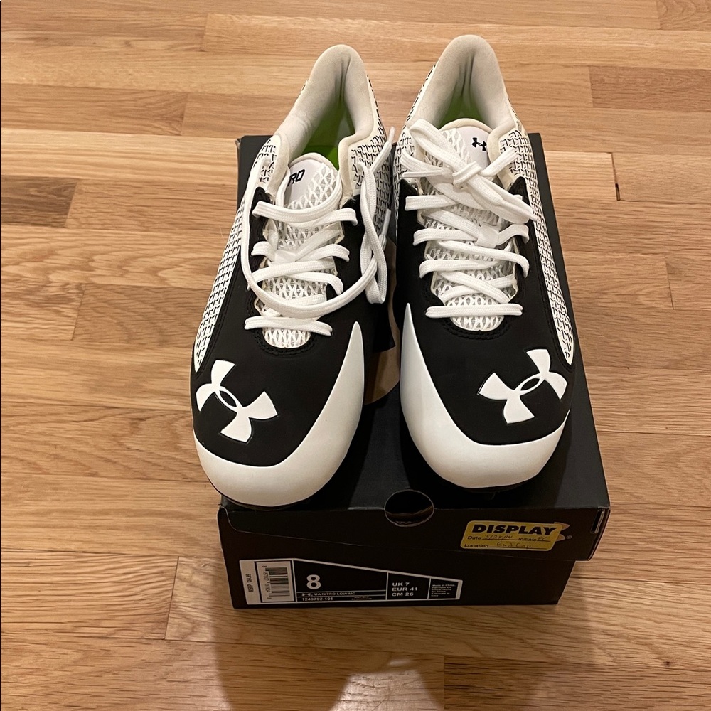 Under Armour  Sports Cleats